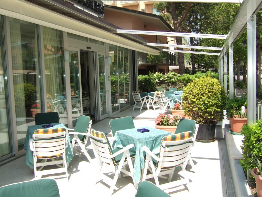 Hotel Costanza Cesenatico Exterior photo